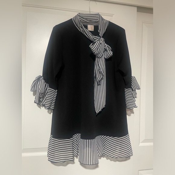 🖤🤍Black and White Zadie B’s Neck Tie, Bell Sleeve Tunic🖤🤍 - Picture 4 of 10